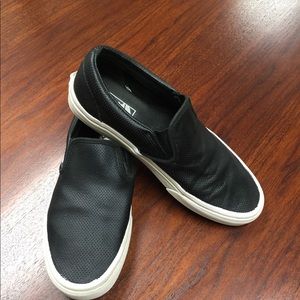 Vans Classic Black Leather W8.5 gently used